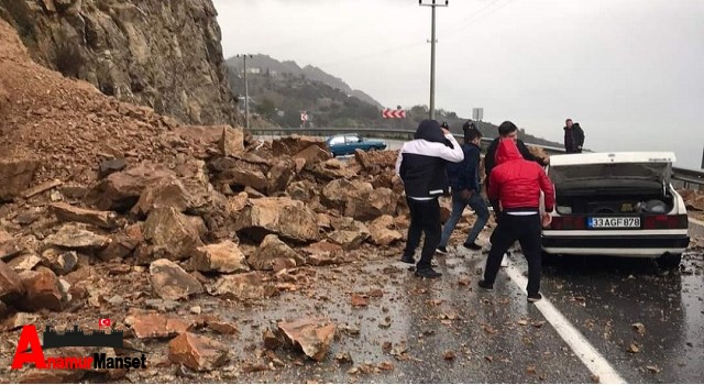 Anamur Gazipaşa yolu heyelan nedeniyle ulaşıma kapandı