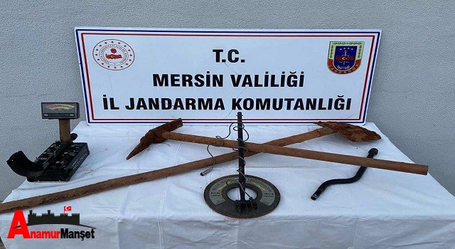 Anamur'da kaçak kazı yapan (3) kişiyi suçüstü yakaladı