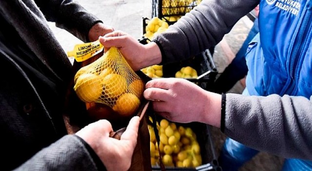 Mersin'den Giden Limonlar Ankara'da İhtiyaç Sahiplerine Dağıtıldı