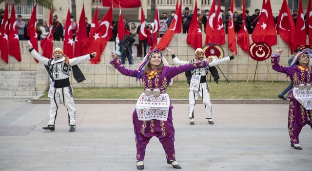 Atatürk'ün Mersin'e gelişi kutlandı