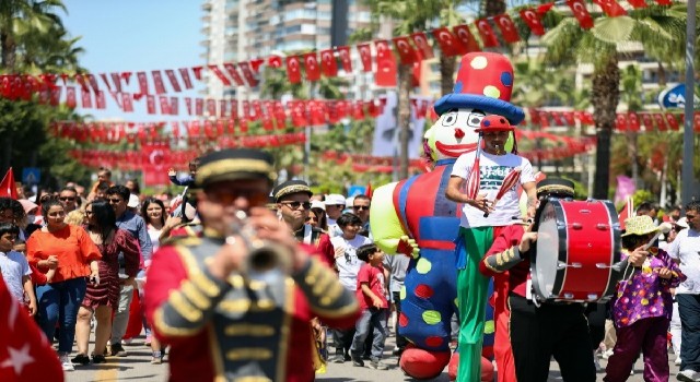 23 Nisan Coşkusu Büyükşehir’le Mersin’i Sardı