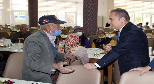 Anamur Kaymakamlığı, Şehit Yakınları, Gazi ve Gazi Ailelerine İftar Yemeği Verdi