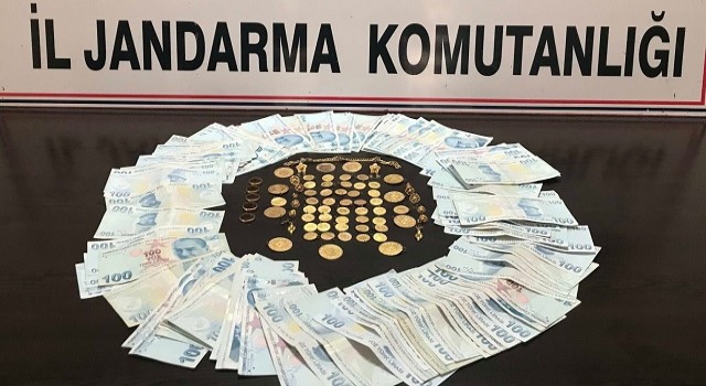 Jandarma Vatandaşın Birikimlerini Çalan Hırsızları Yakaladı