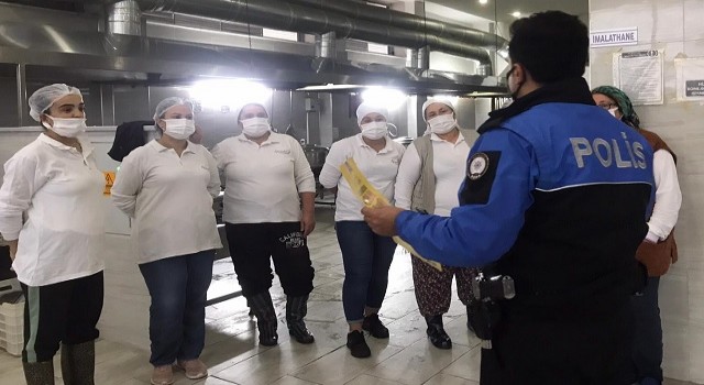 Anamur Polisi, Sebze Halinde ,Sarartma Tesisinde ve Yemek Firmasında Kadınlara  KADES'i Anlattı