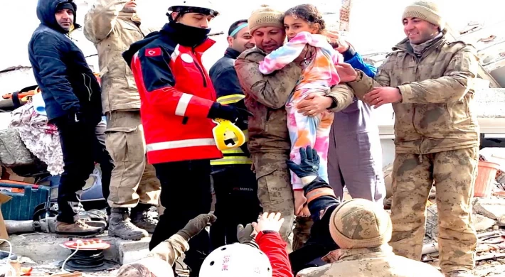 Anamurlu JÖH Komutana Bağlı Kurtarma Ekibi 23 Canı Sağ Olarak Enkazdan Çıkardı