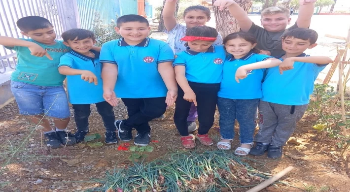 Bozyazı Cumhuriyet İlkokulu Miniklerinden Hobi Bahçesi