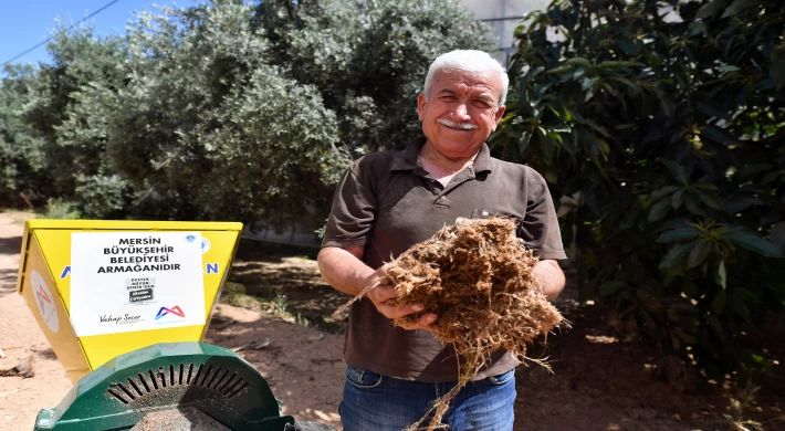 Mersin Büyükşehirden Muz Üreticilerine Dal Parçalama Makinesi