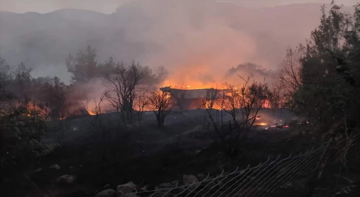 Anamur'da 4 Mahallede Yangın Çıktı