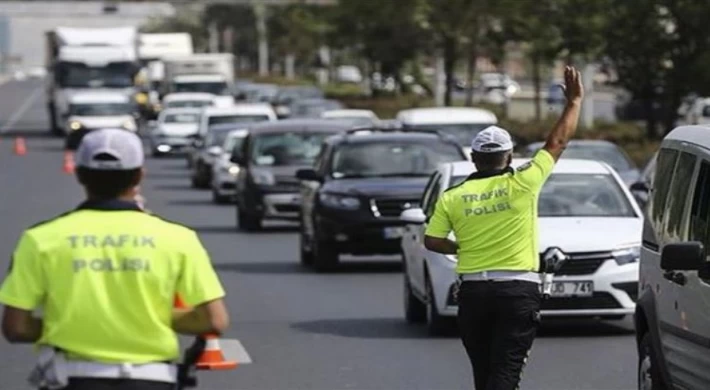 Bakan Yerlikaya’dan trafikte ’hız’ uyarısı!