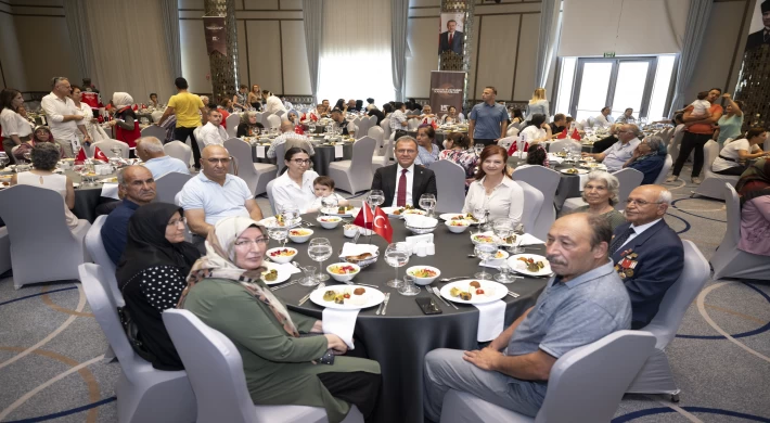 Başkan Seçer Ve Eşi Meral Seçer, 15 Temmuz Anmasında Şehit Aileleri, Gaziler Ve Gazi Aileleri İle Yemekte Buluştu