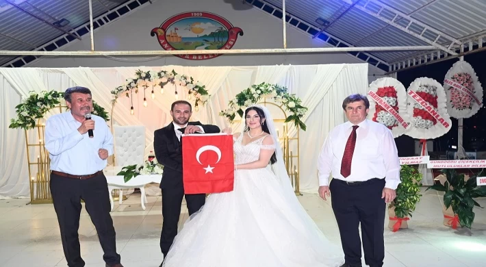 Raziye ve Timuçin Çifti Muhteşem Bir Düğün İle Dünya Evine Girdi