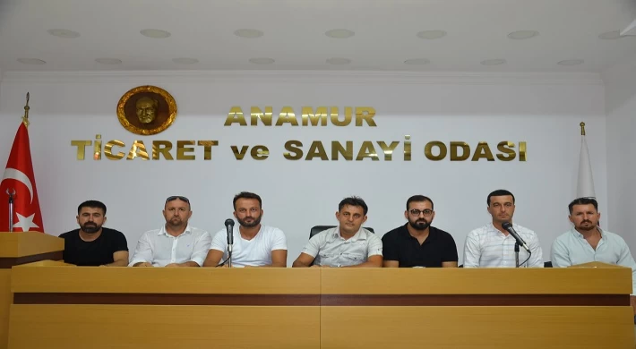 Anamur'da Muz Üreticileri Bilgilendirme Ve Bilinçlendirme Toplantısını Gerçekleştirdi