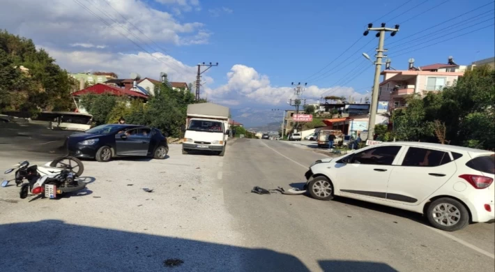 Anamur'da Motosiklet ile Otomobil Çarpıştı, 1Yaralı