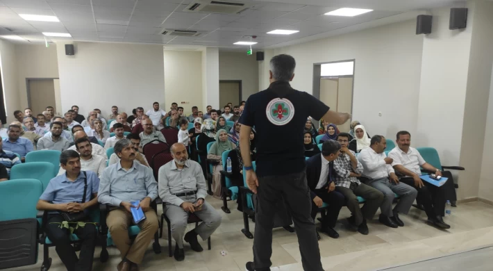 Anamur’da Din Görevlilerine İzcilik Eğitimi Verildi.