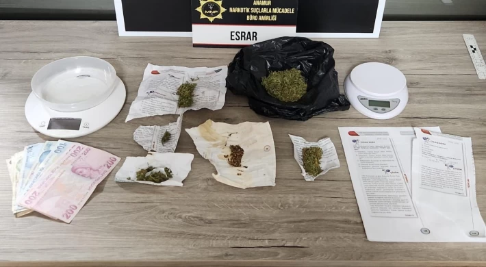 Anamur’da 2 kilo 221 gram Uyuşturucu Yakalandı