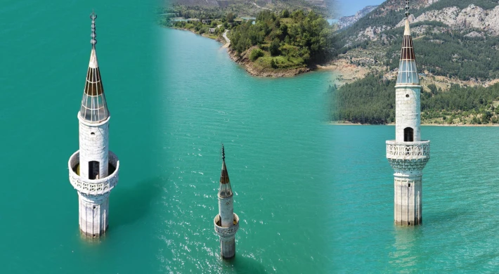 Akine Camisinin Minaresi Şerefeye Kadar Sulara Gömüldü