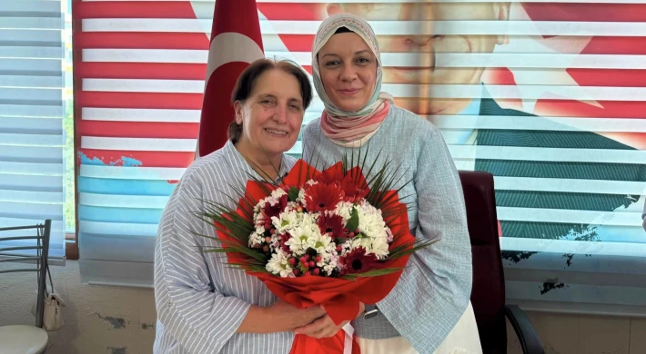 MHP Anamur’da KAÇEP Başkanlığında Tuba Öz Bayrağı Devraldı