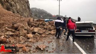 Anamur Gazipaşa yolu heyelan nedeniyle ulaşıma kapandı