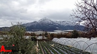 Anamur'a  uzun bir aradan sonra kar yağdı