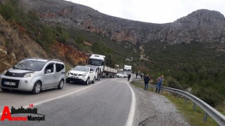 Boyazı'da Tır Kazası , Yol Trafiğe Kapandı