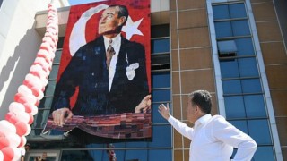 Yenişehir’de 1000 çocuğun fırçasından 1000 parçalık Atatürk portresi