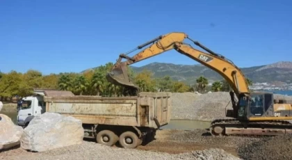 Başkan Çetinkaya, “Tekmen Sarıgöl Deresinde Çalışmalar Başladı”