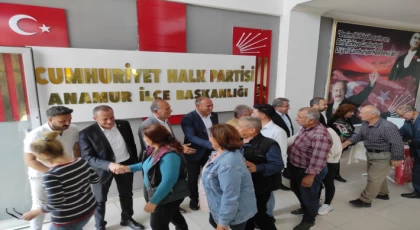 Anamur CHP'de Coşkulu Bayramlaşma