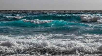 Bozyazı’da iskeleden denize düşen 2 yaşındaki çocuk boğuldu