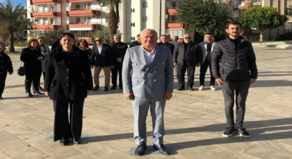 Anamur CHP'den Öğretmenler Günü Çelenk Sunma Töreni