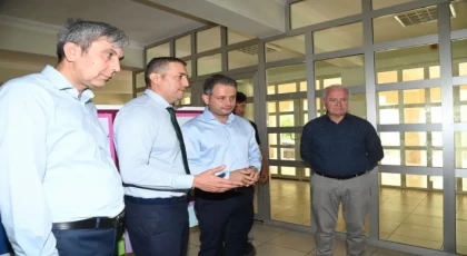 Anamur Belediye Başkan Vekili Ayhan, Öğrencilerin Yılsonu Sergisine Katıldı