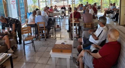 Anamur Tüm Emekliler Sendikası Bir Araya Gelerek Toplantı Yaptı