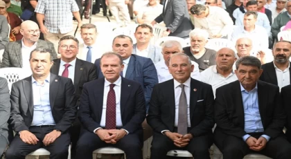 Başkan Vahap Seçer ve CHP Genel Başkan Yardımcısı Erhan Adem, CHP Anamur İlçe Örgütü’nde Partililerle Buluştu