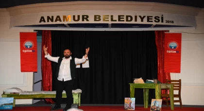 EĞİTİM-İŞ’TEN ANLAMLI ETKİNLİK: NAZIM HİKMET TİYATROSU ANAMUR’DA SAHNELENDİ