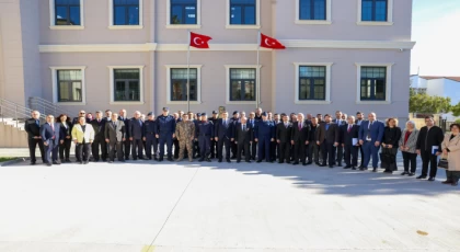 Mersin Valisi Atilla Toros Anamur'da Çeşitli Temaslarda Bulundu