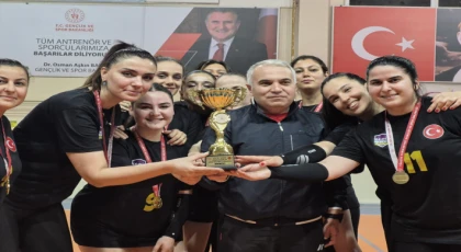 Anamur'da Kadınlar Voleybol Turnuvası Tamamlandı