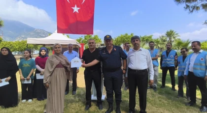Anamur'da Gençlik Şöleni Coşkusu: Umre Ödüllü Bilgi Yarışmasının Kazananları Ödüllerine Kavuştu