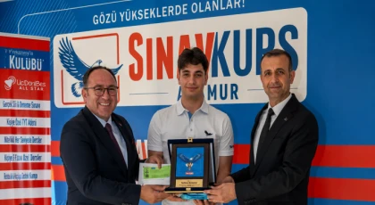 Anamur'dan Türkiye Birincisi Çıktı! AYT'de Tüm Soruları Doğru Yanıtlayan Faruk Emre Şen Gururlandırdı